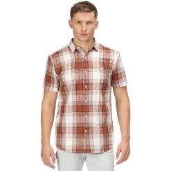 Regatta Mens Deakin IV Coolweave Cotton Short Sleeve Shirt